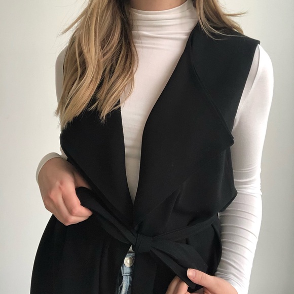Aritzia Babaton Marcelo Black Vest